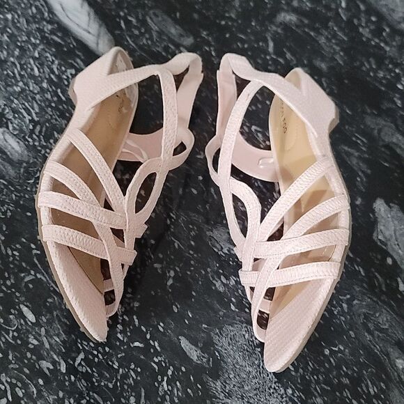 BRAND NEW LONDON FOG LOW WEDGE STYLE ALMOND TOE SANDAL - Picture 12 of 14